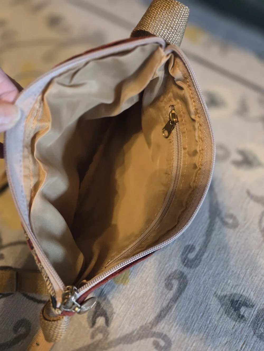 KENNY'S CROSSBODY PURSE